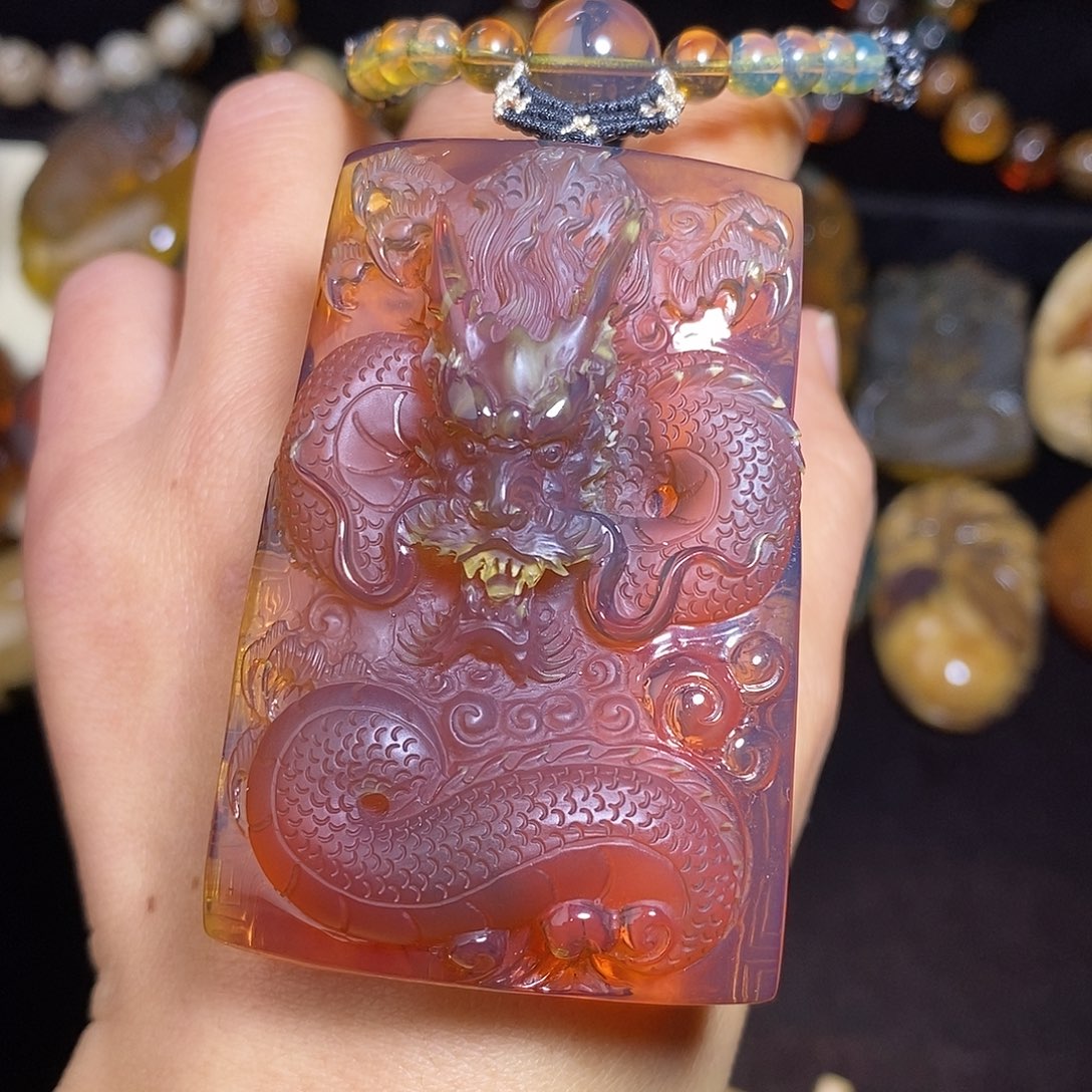 琥珀颈饰未镶嵌40克玫瑰茶净水龙牌