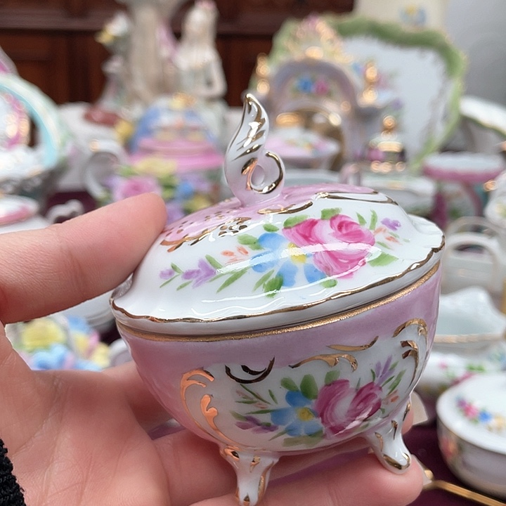 瓷片手绘摆件家居设计