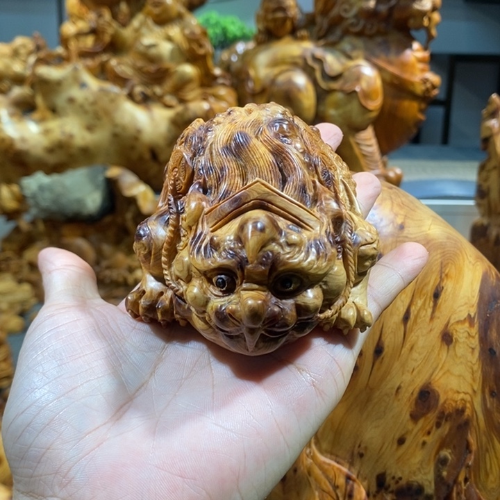 小***伟木崖柏工艺品摆件