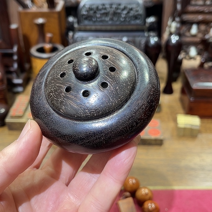 香榧木过年放福利了