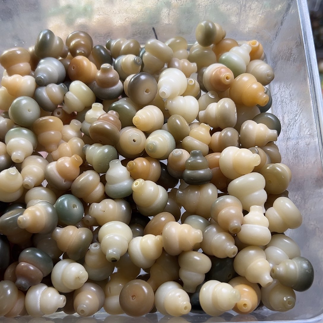 白玉菩提吊坠瑕疵葫芦190颗左右有坏有裂