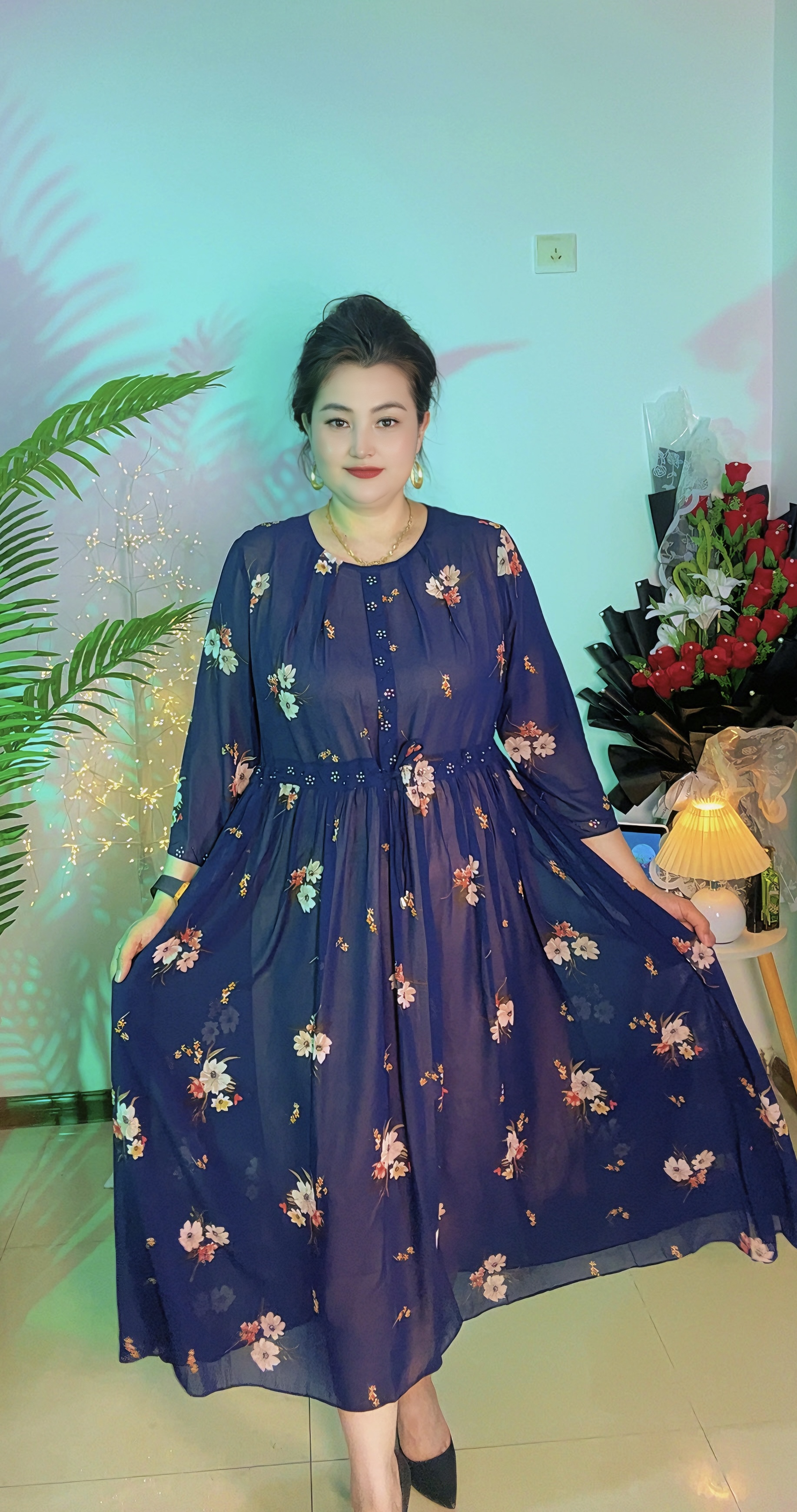 新款连衣裙 雪纺面料 简单大方