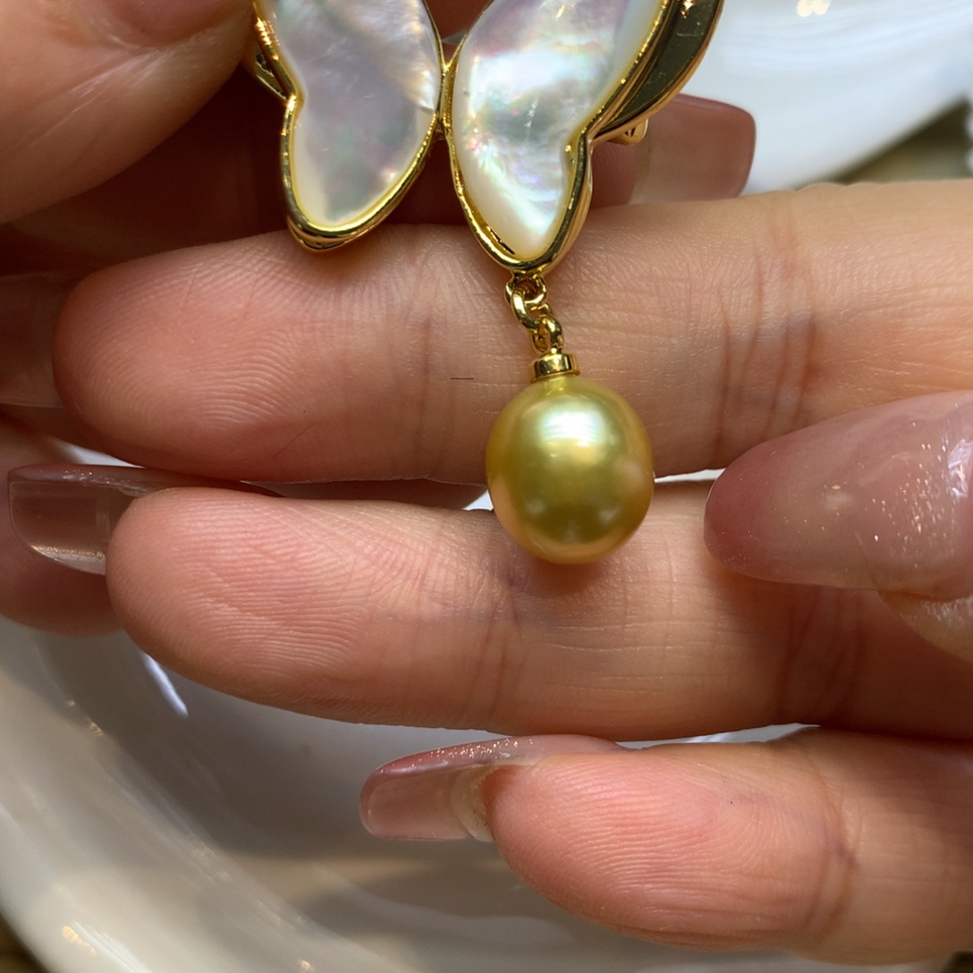 未镶嵌胸饰海水珍珠