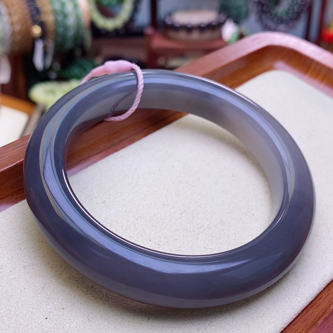 和田玉未镶嵌颈饰毕业级老坑料高冰浓烟紫渐变手镯58