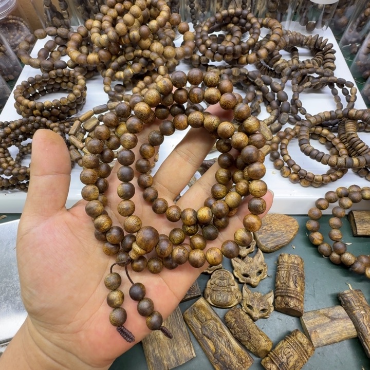 沉香碎屑沉香奇楠沉香乌身卡0.9多圈108颗41克+