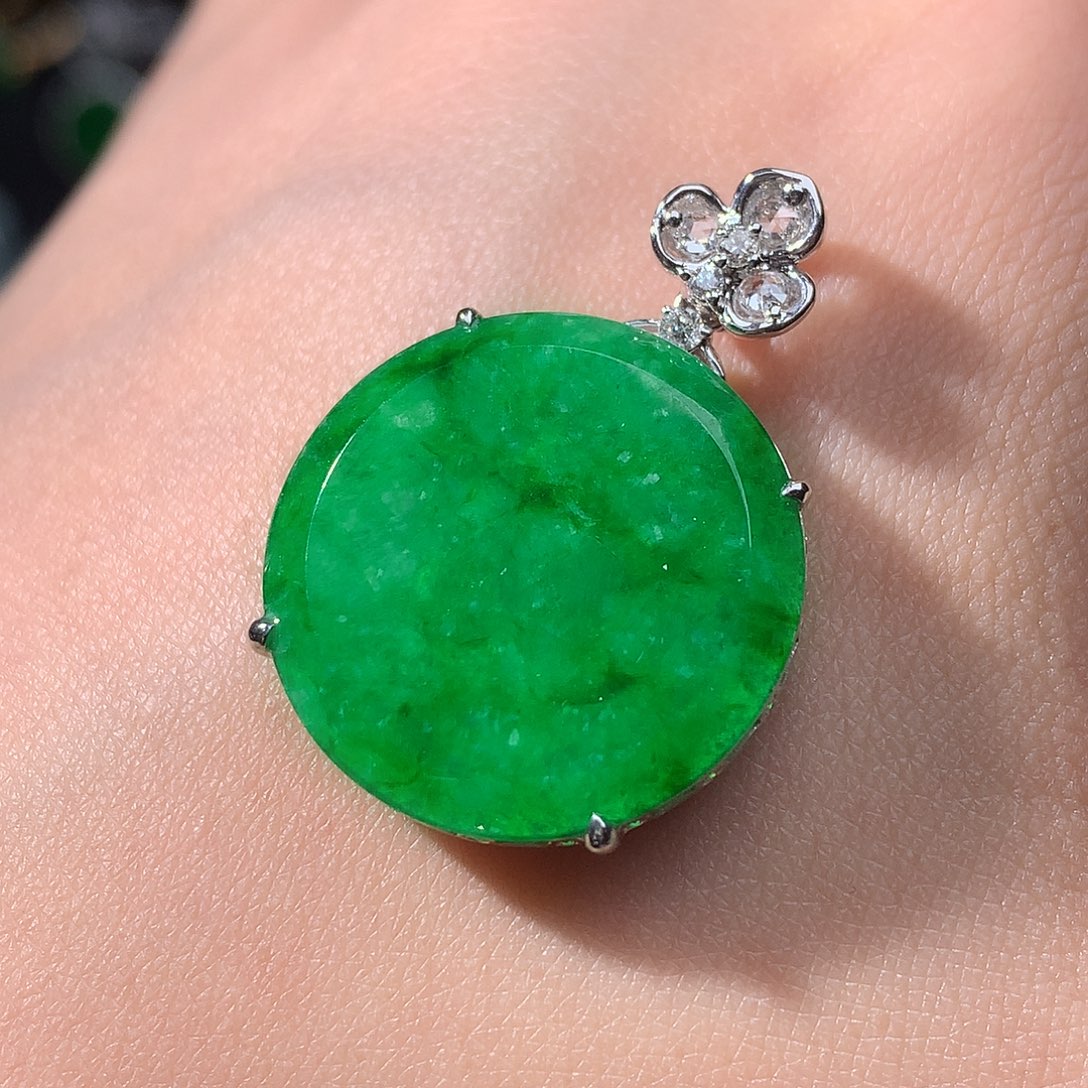 翡翠吊坠(不含链)18K金镶嵌无事牌