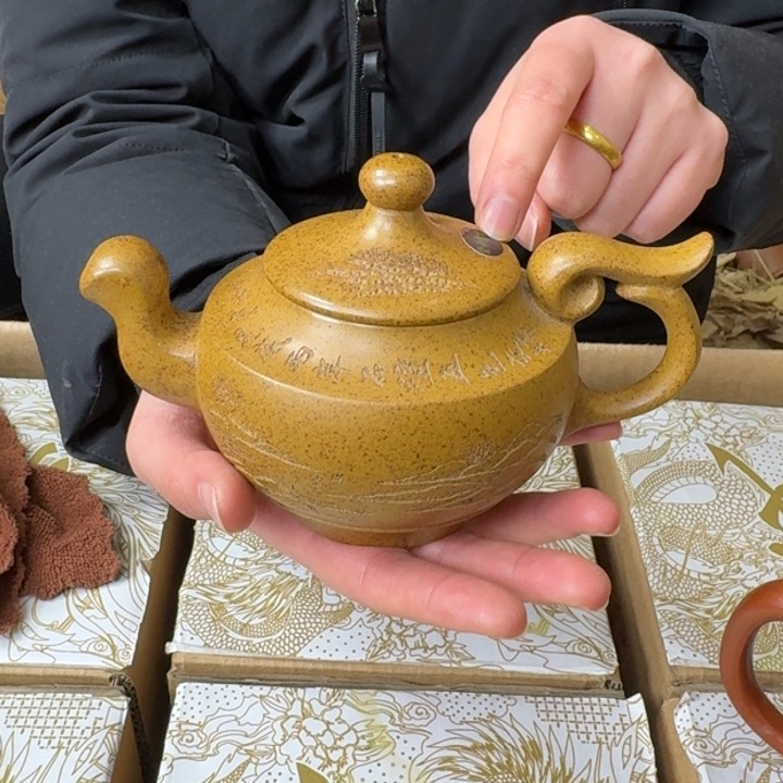 宜兴紫砂壶现场开炸！