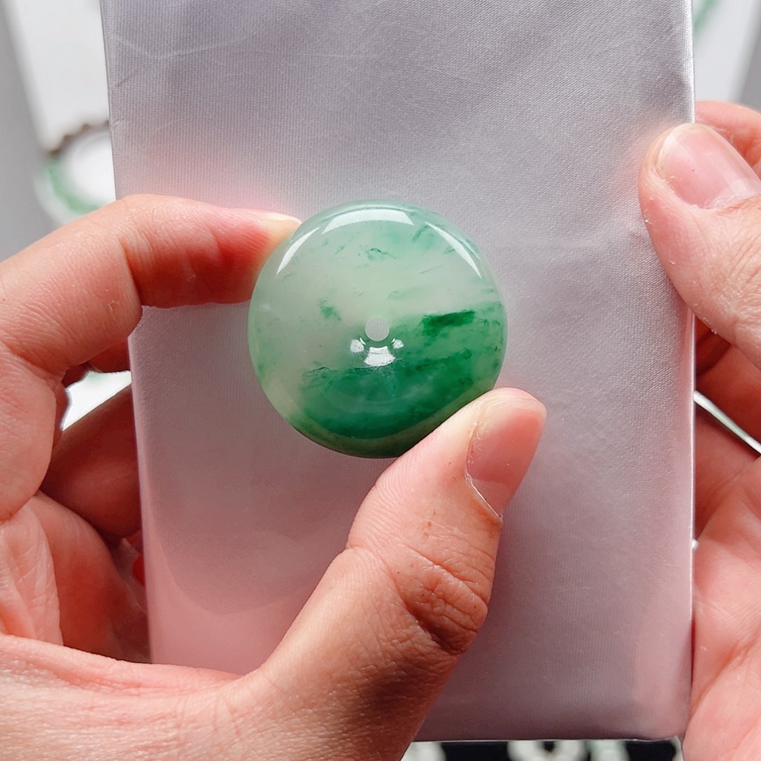 石英质玉未镶嵌吊坠(赠链)