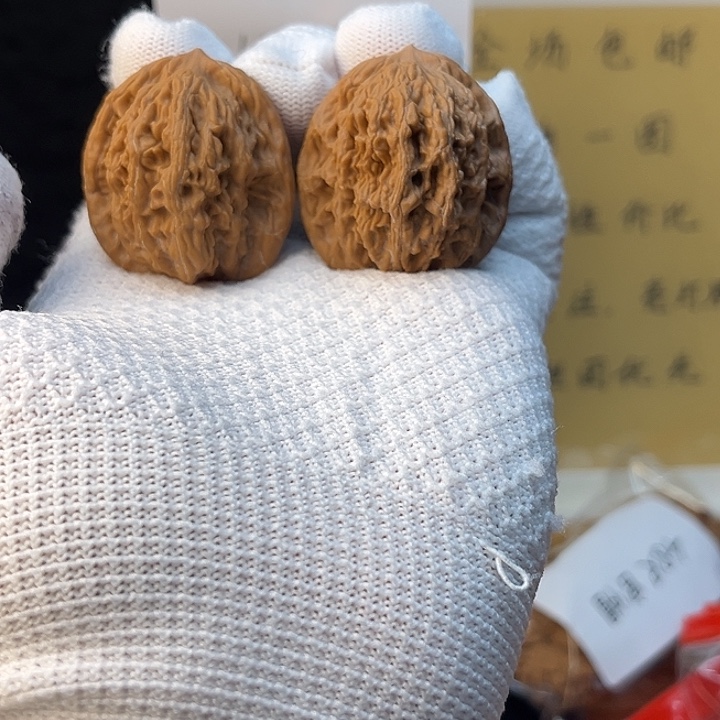 文玩核桃吊坠560虎头