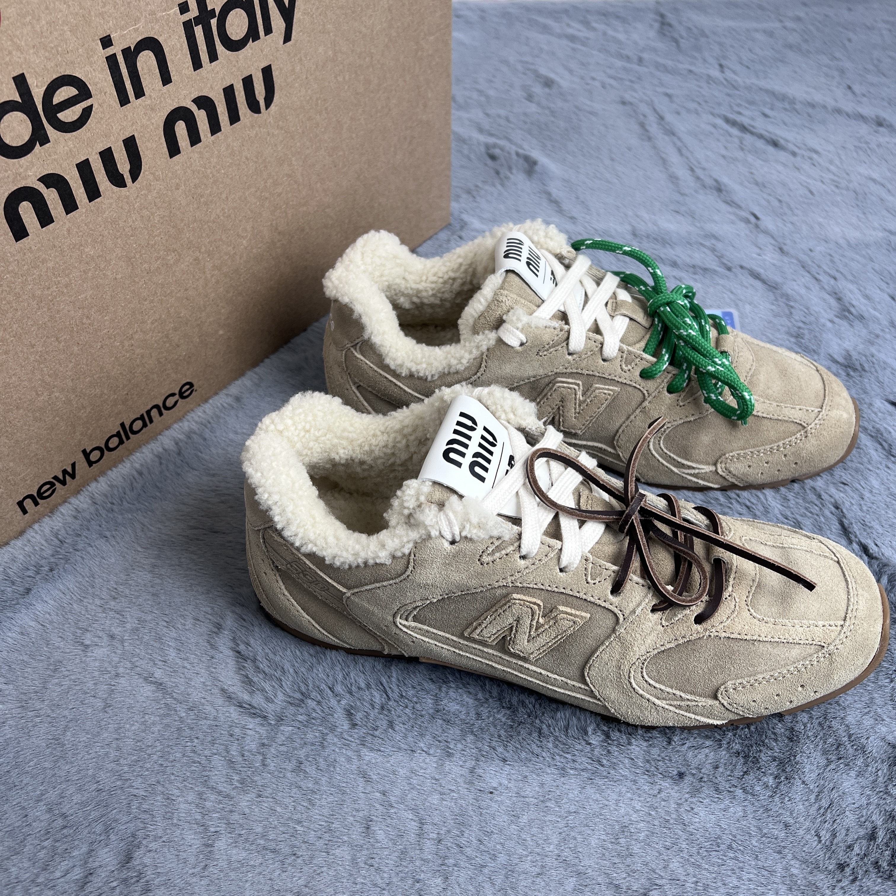 未使用 MIU MIU/缪缪 39码！miumiu联名NB 530SL七夕绒毛运动鞋 