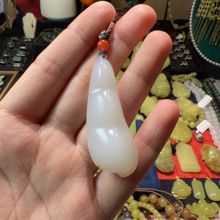 和田玉颈饰未镶嵌