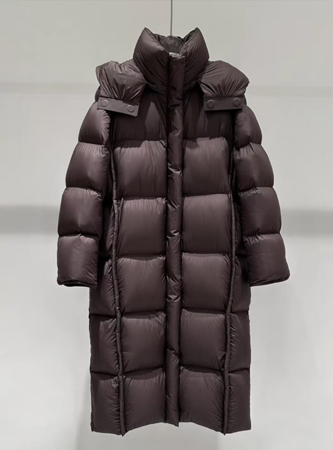 2025新长款宽松时尚连帽黑色休闲羽绒服