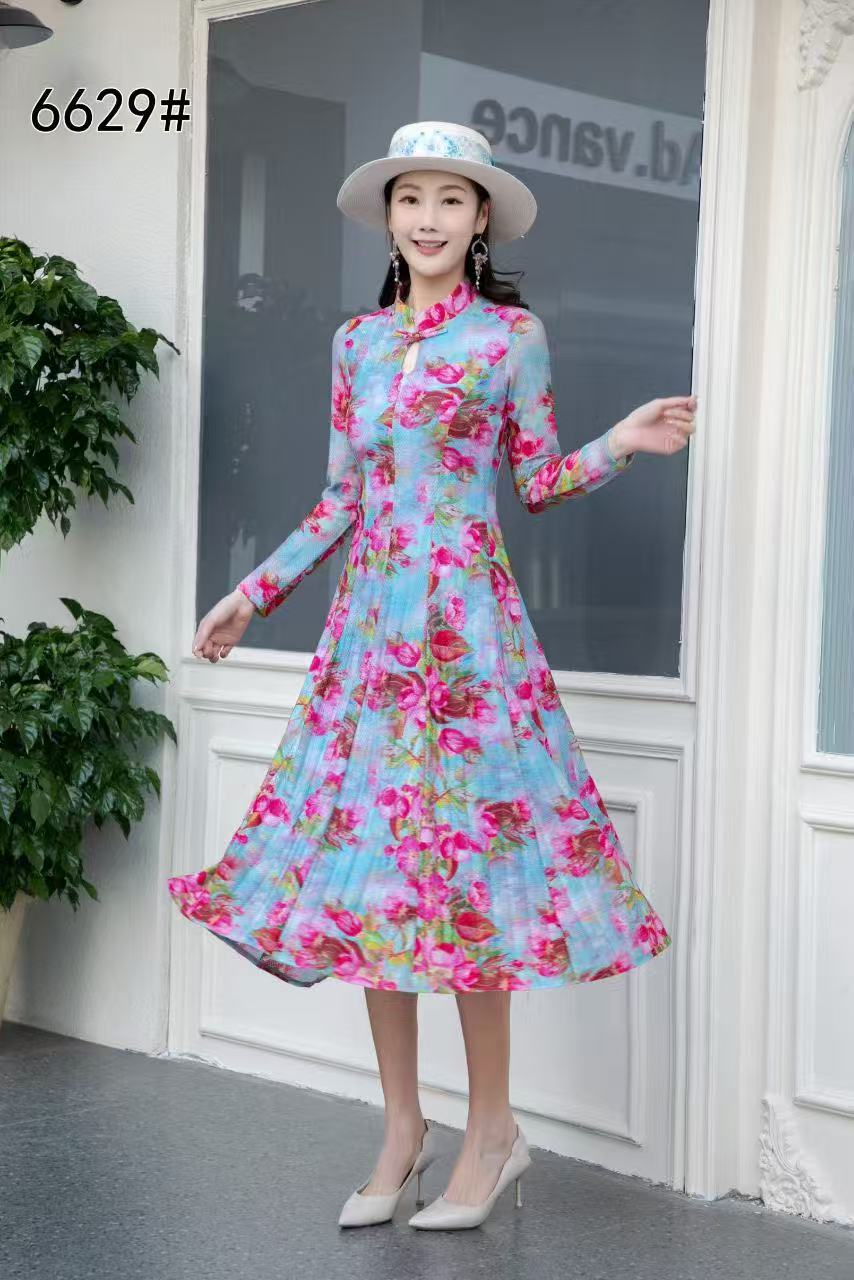 【二姐潮牌】品牌 高端台湾纱 重工刺绣连衣裙 6629