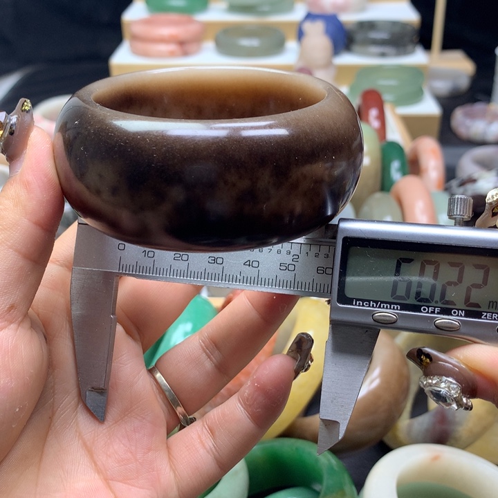未镶嵌手镯石英质玉