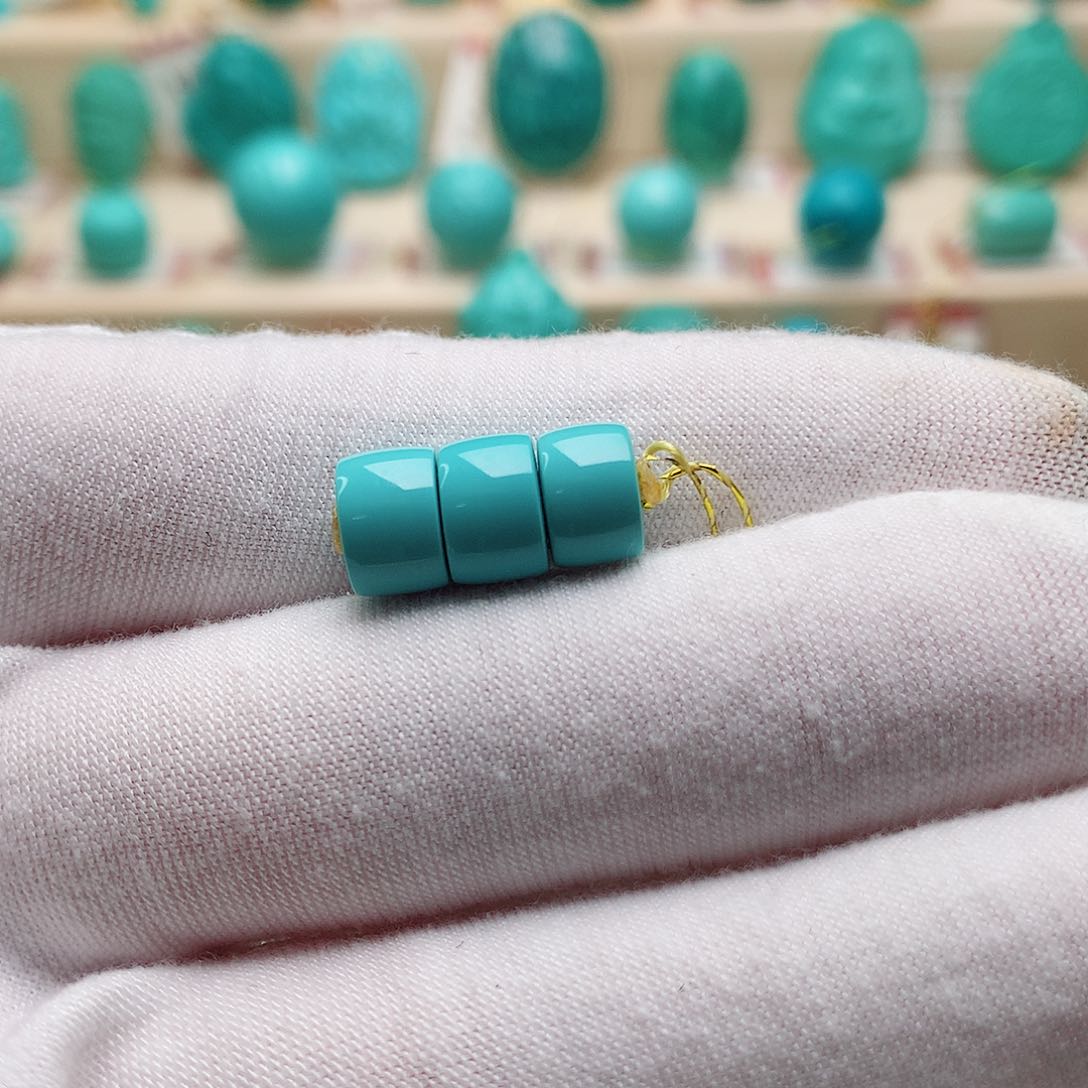 绿松石配饰未镶嵌