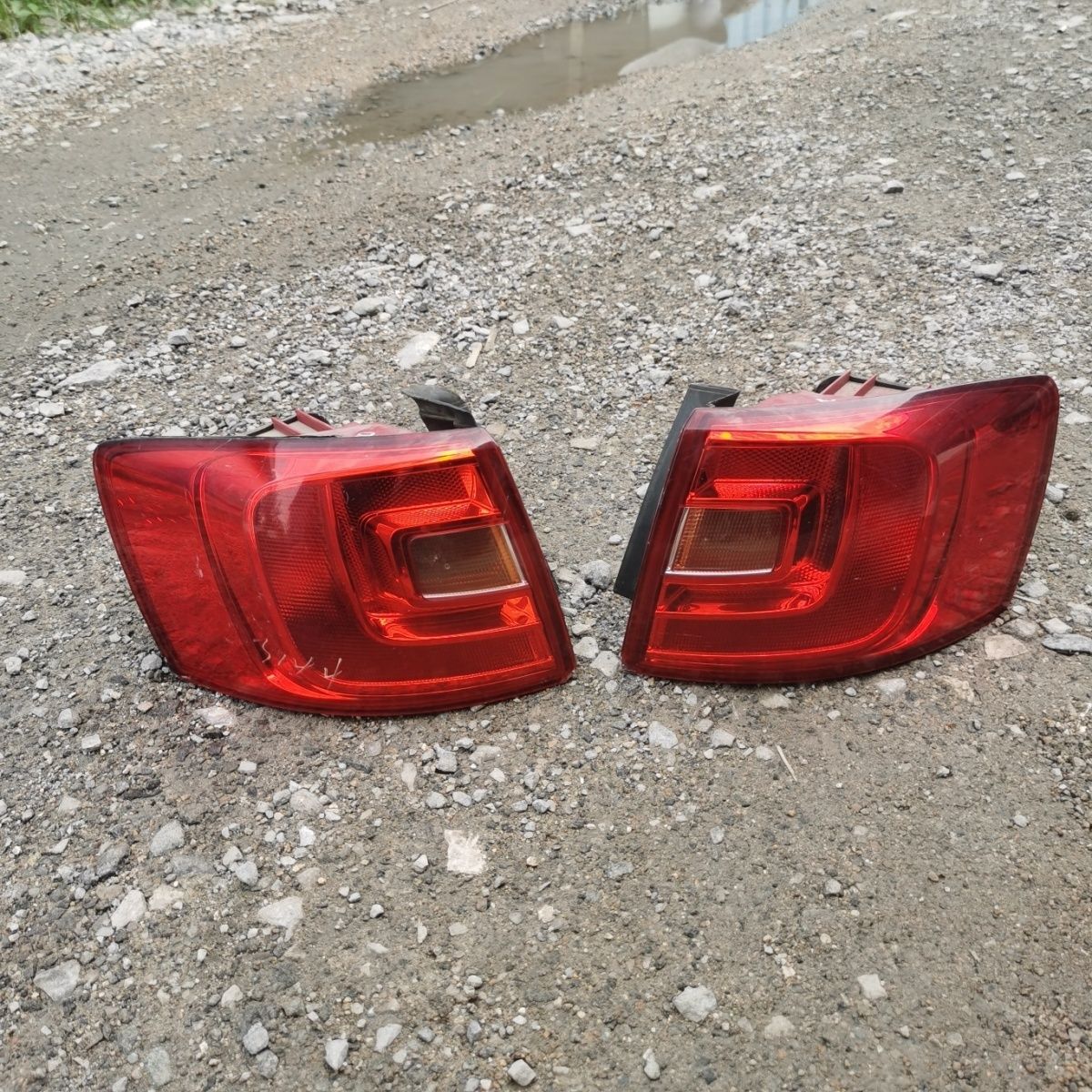 适用于大众速腾左后尾灯12-14款刹车灯倒车灯