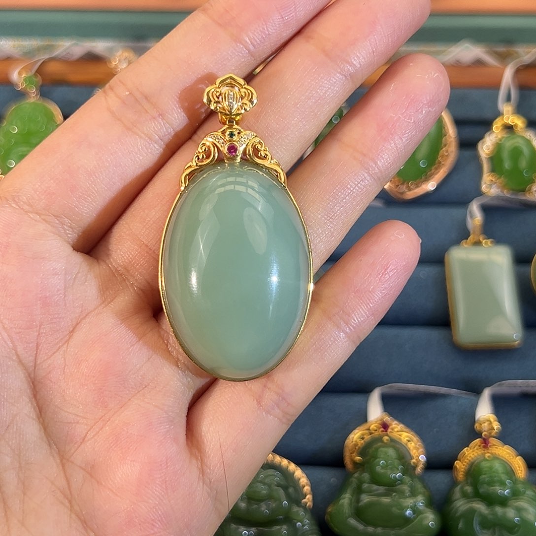 和田玉（碧玉）18K金镶嵌吊坠(不含链)