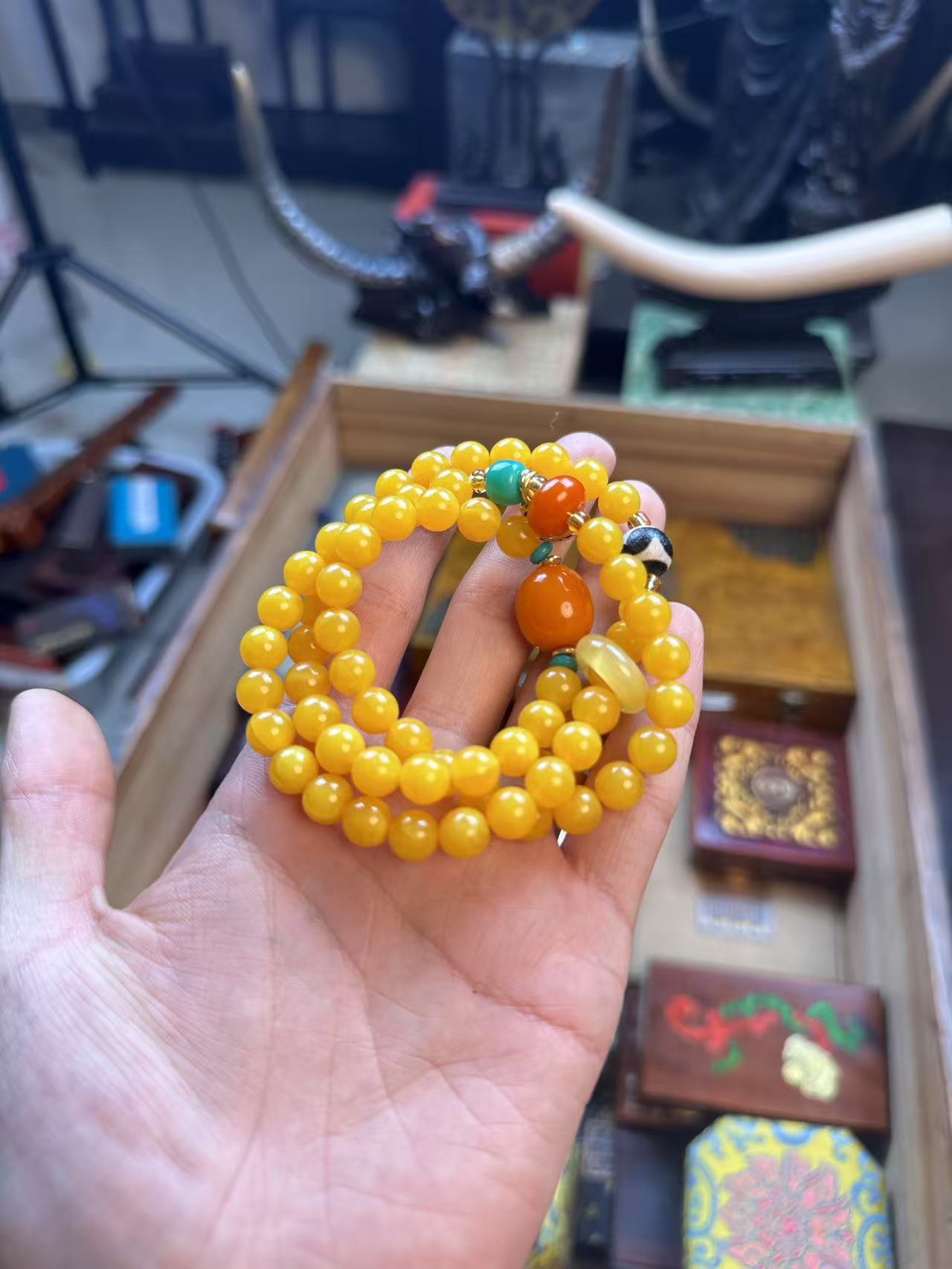 【闪购商品】天然原矿蜜蜡多圈带红