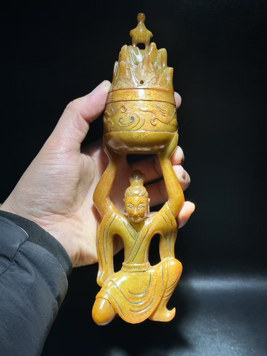 和田玉人物博山炉摆件