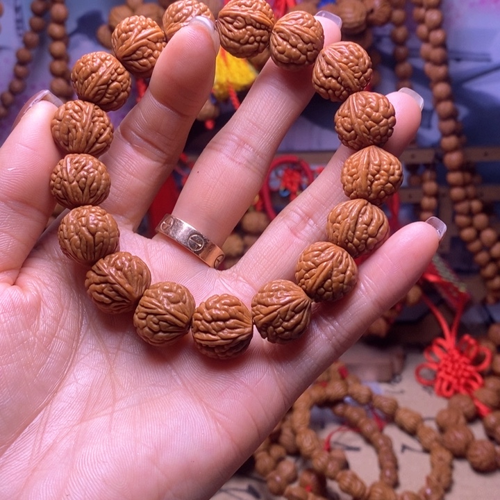 吊坠桃核龙纹 桃枭