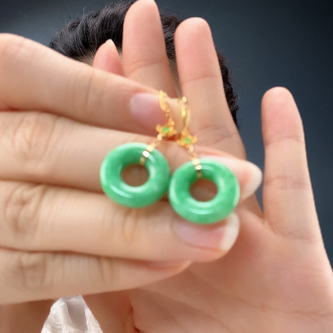 翡翠18K金镶嵌耳饰天然翡翠