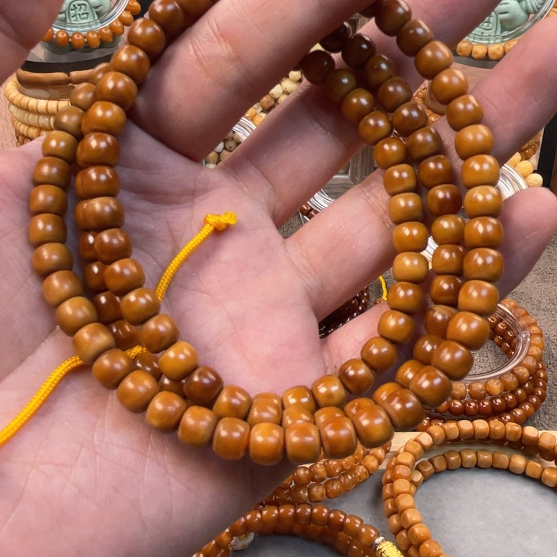 星月菩提吊坠7×6老型藏红老料脖挂