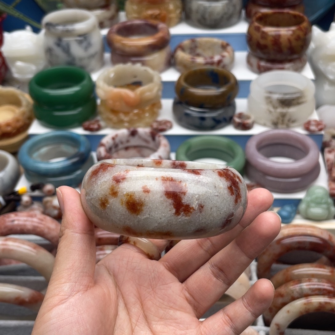 石英质玉手镯未镶嵌花*