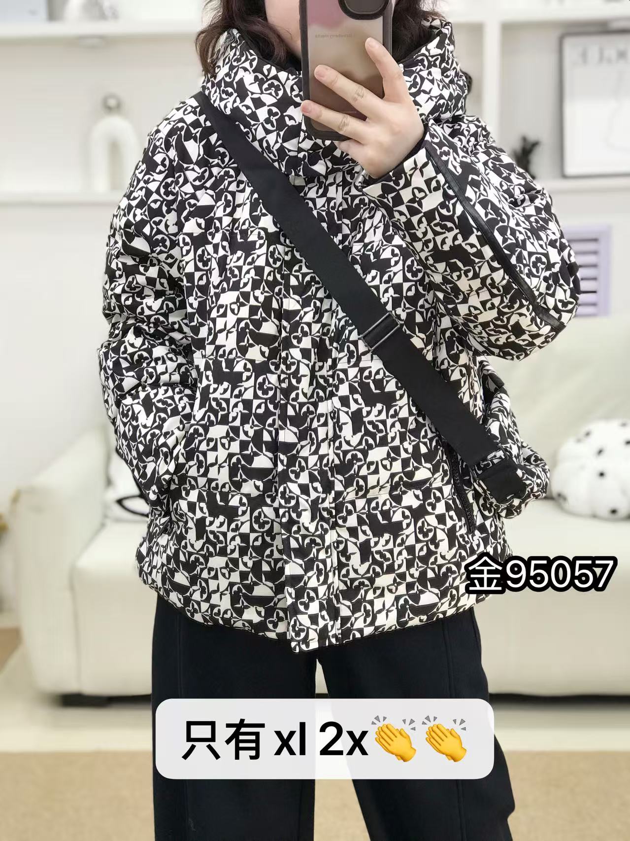 {金影奇}95057冬季大码女装花格纹时髦羽绒外套