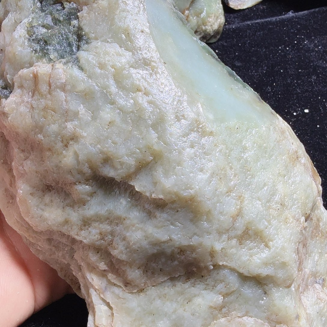 缘***玉和田玉（糖玉）未镶嵌珠宝半成品