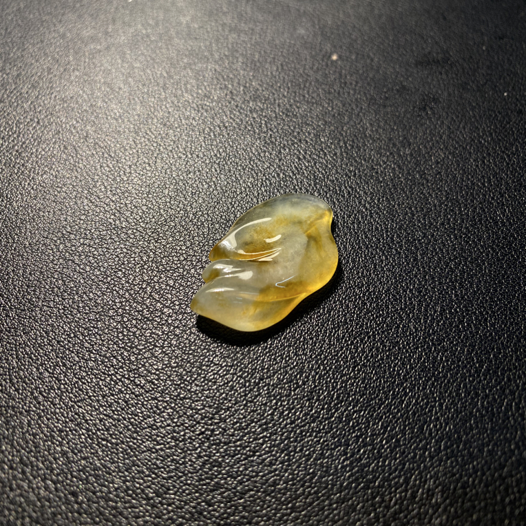 冰黄翡翠吊坠，个性设计款