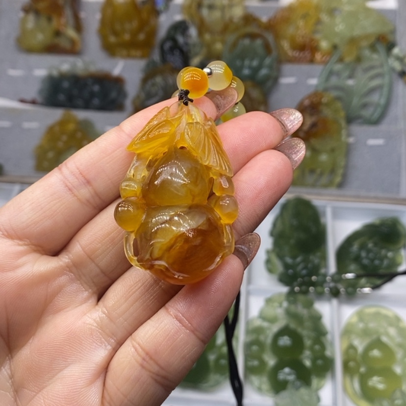 【闪购商品】蛇纹石玉颈饰未镶嵌