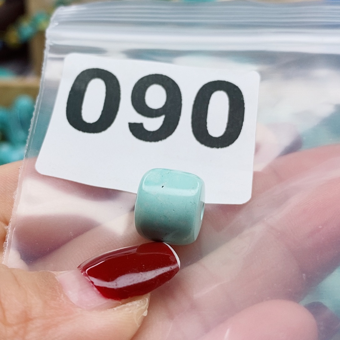 绿松石颈饰未镶嵌