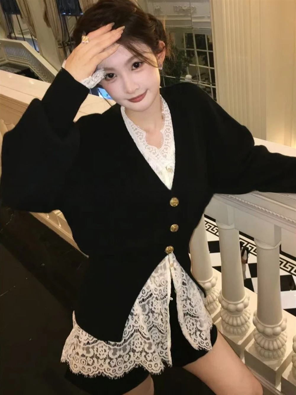 【绅士】早秋款时尚气质百搭设计感小众显瘦宽松毛衣蕾丝短裤三件套