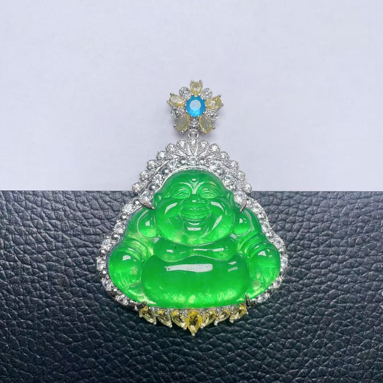 【小杨严选】绿镶嵌大佛公吊坠精美时尚奇石
