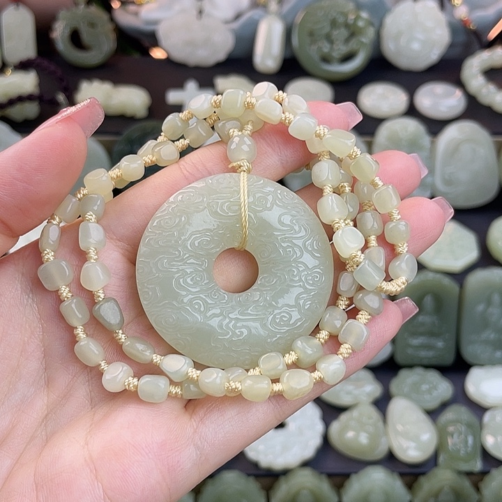 和田玉未镶嵌颈饰