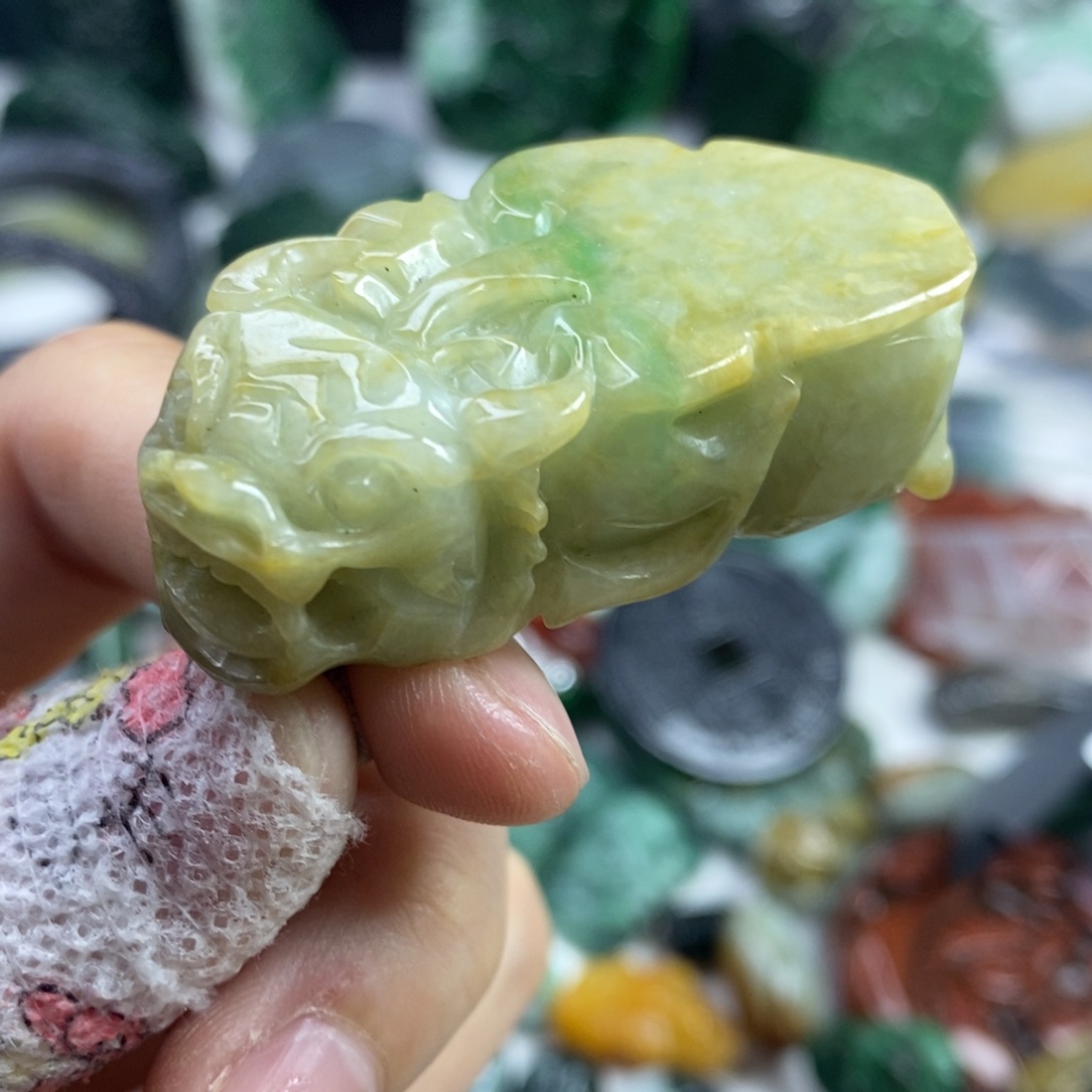 翡翠颈饰未镶嵌吊坠