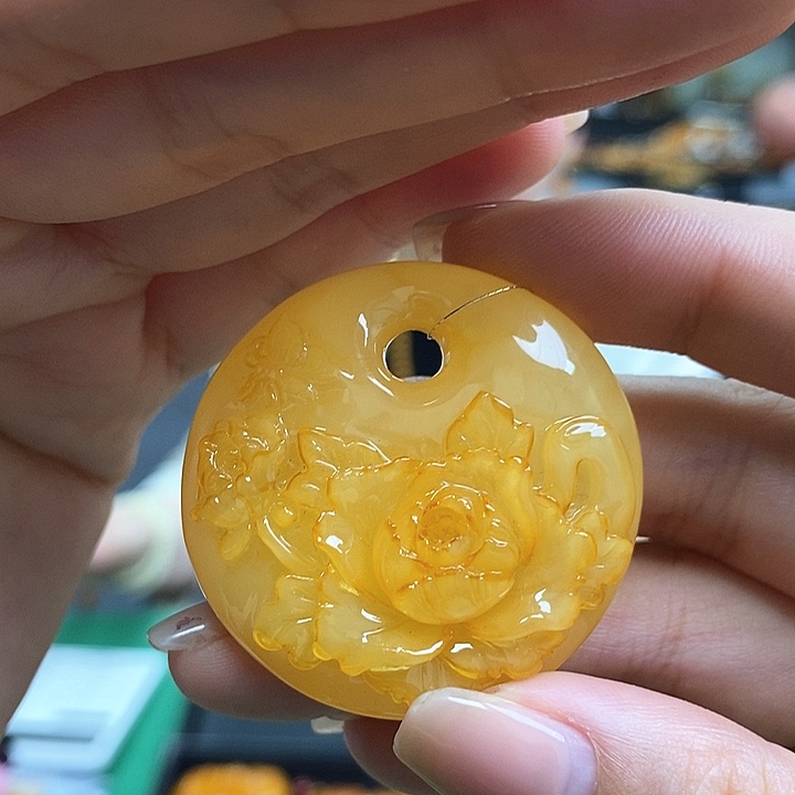 琥珀珠宝奇石未镶嵌