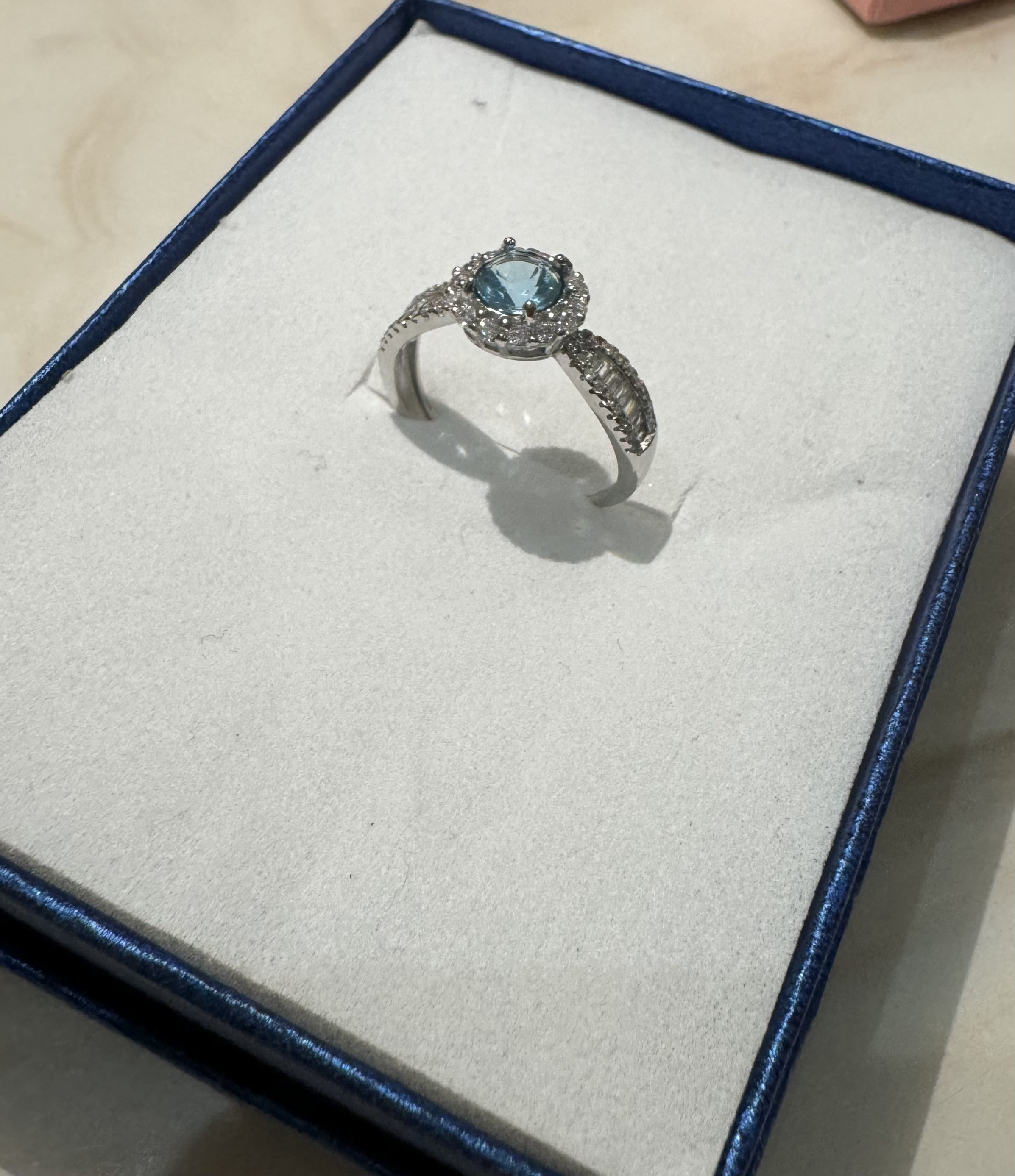 天然精致托帕石小蛮腰