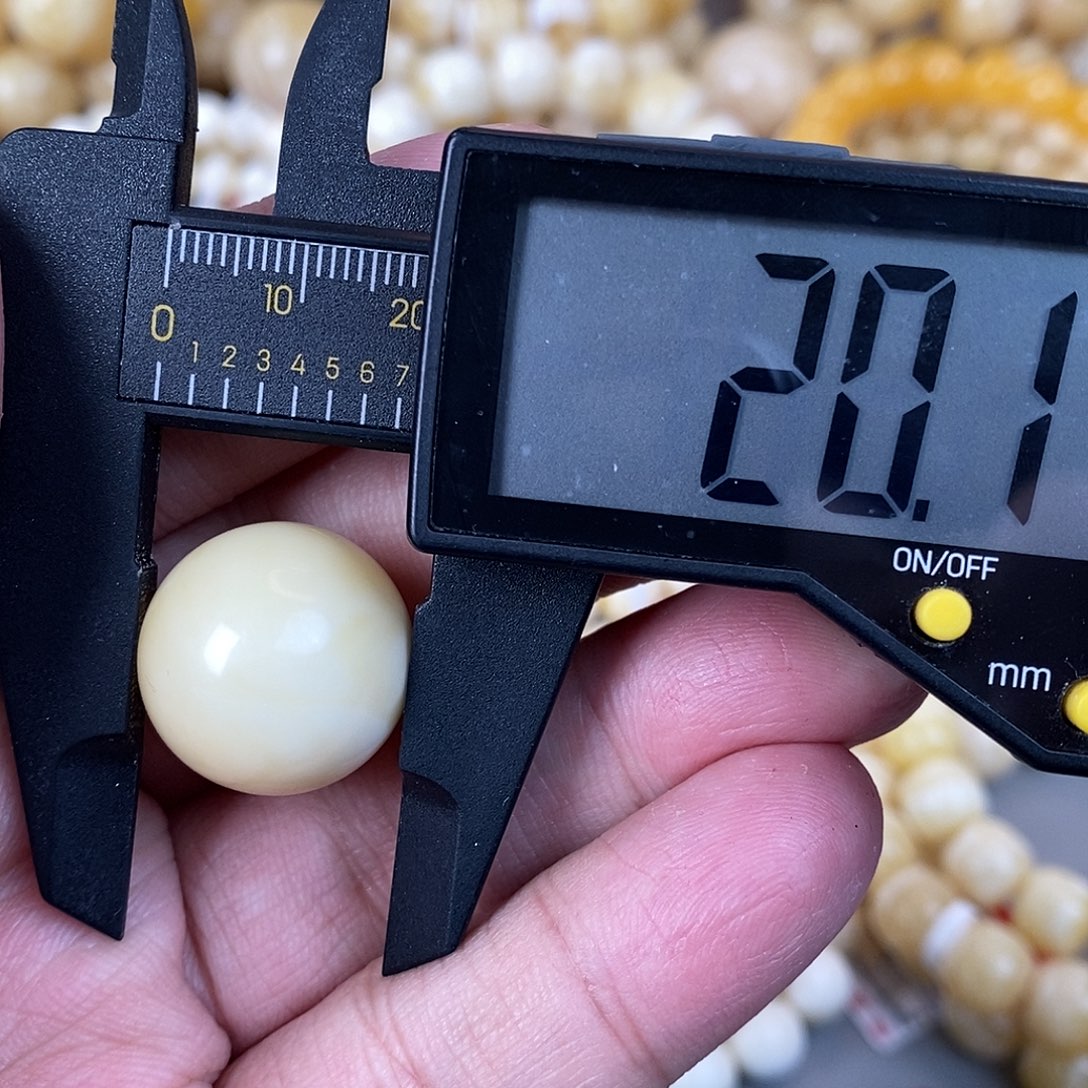 蜜蜡未镶嵌珠宝奇石4.7g