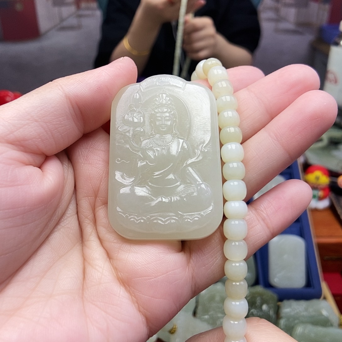 和田玉颈饰未镶嵌鹿**镇