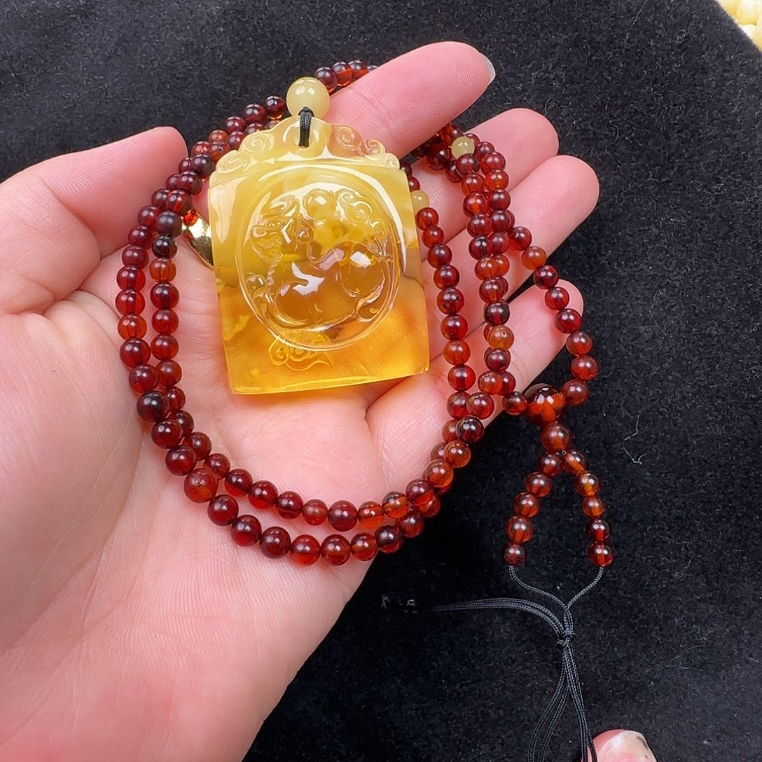 蜜蜡未镶嵌珠宝奇石