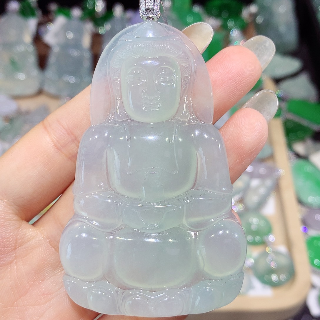 翡翠18K金镶嵌颈饰观音