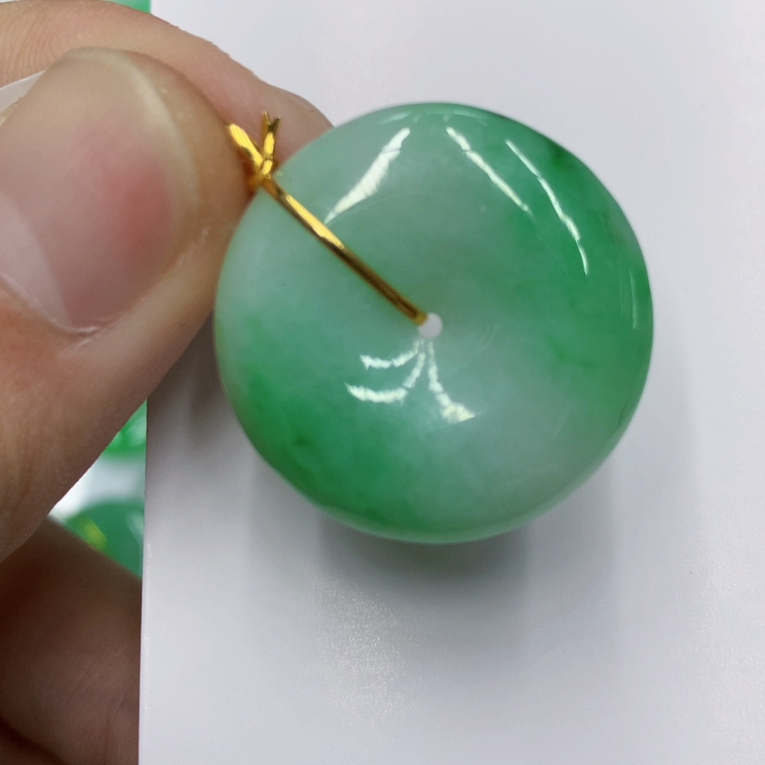 翡翠颈饰18K金镶嵌翡翠