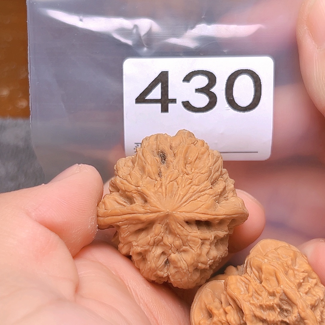 文玩核桃吊坠38野牛