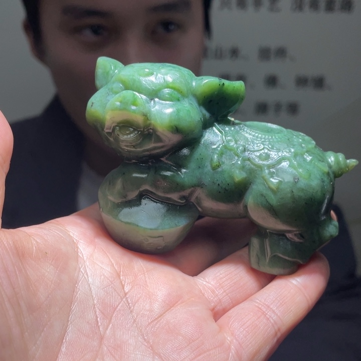 和田玉未镶嵌把件