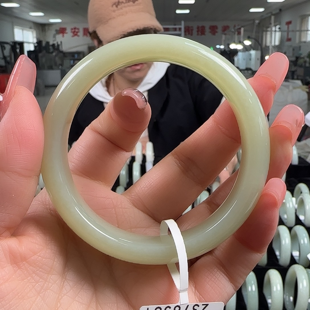 和田玉未镶嵌手镯60.5