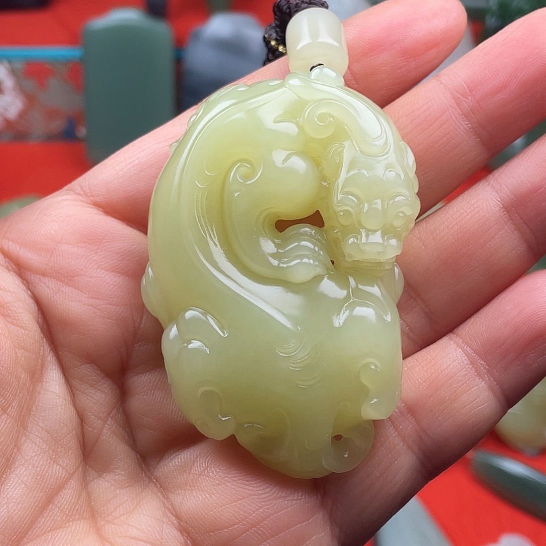 逆***天和田玉（黄玉）未镶嵌颈饰