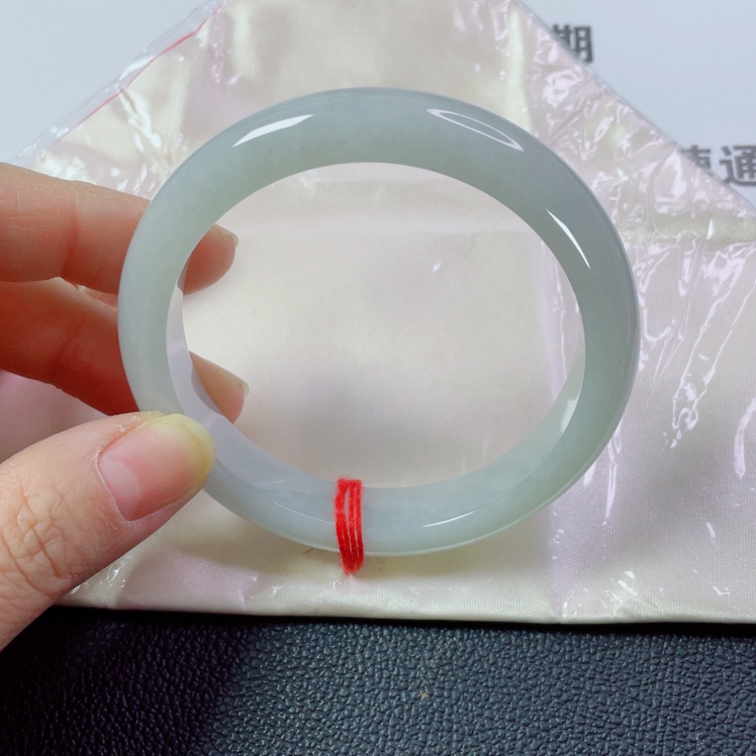 翡翠未镶嵌手镯圈口61.8宽13厚8.6