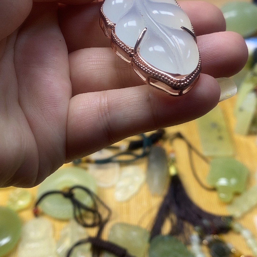 蛇纹石玉合金珠宝奇石