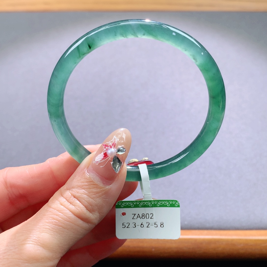 翡翠手镯未镶嵌天然翡翠手镯